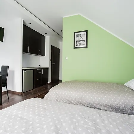 ホームステイ Rezerwat85